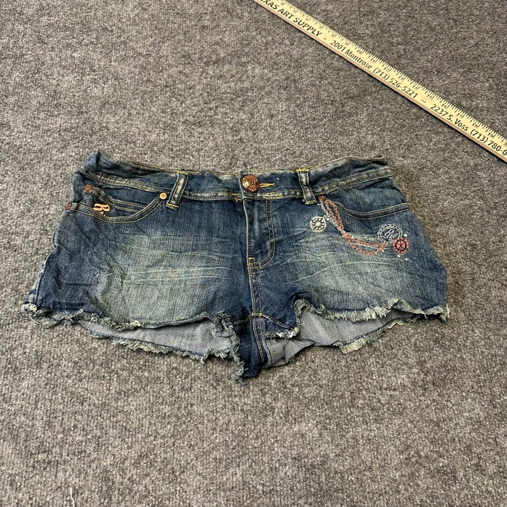 Rocawear Denim Shorts Womens Size 7 Blue Embroidered Rose Y2K Raw Hem Stretch
